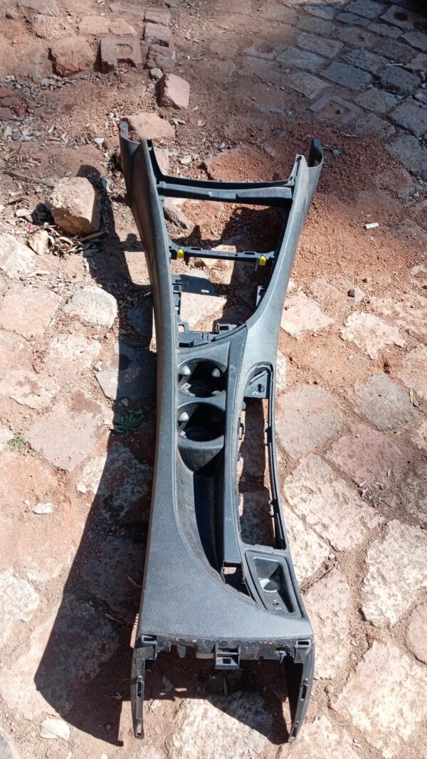 BMW E87 1 Series Centre Console Used from D’s Auto Spares